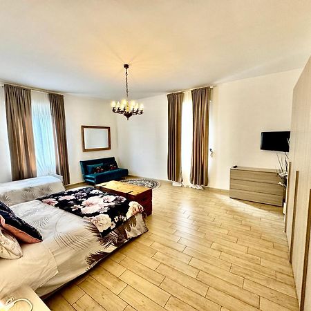 La Casa Di Sarah Aspetta Voi Apartment Napoli Bagian luar foto