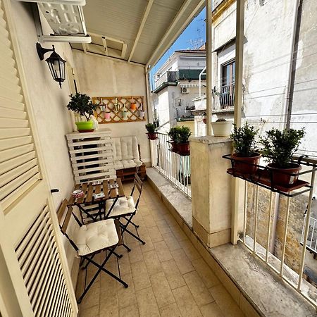 La Casa Di Sarah Aspetta Voi Apartment Napoli Bagian luar foto