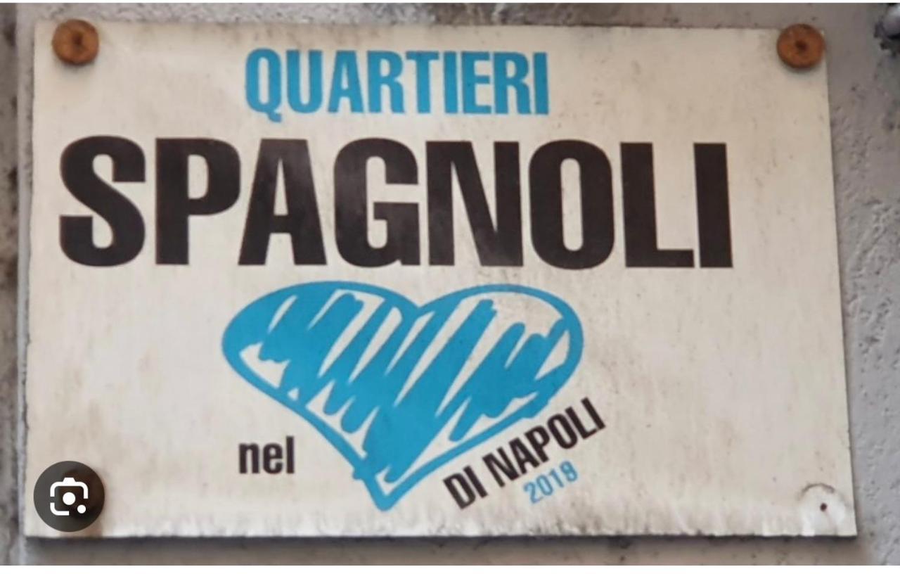 La Casa Di Sarah Aspetta Voi Apartment Napoli Bagian luar foto