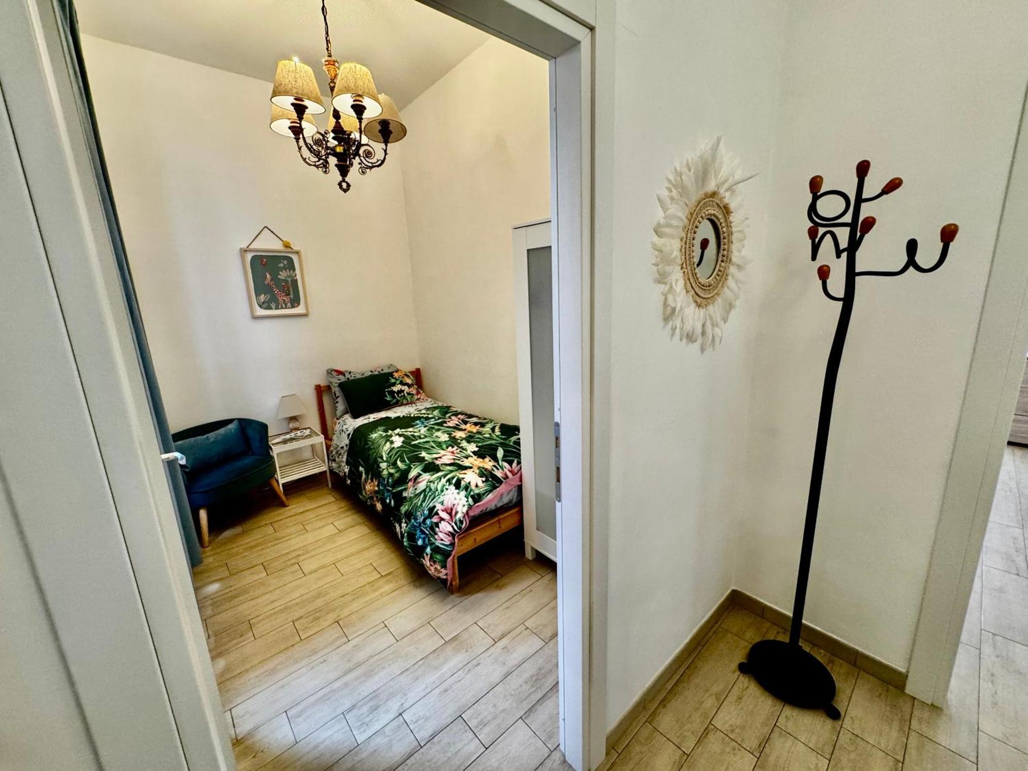 La Casa Di Sarah Aspetta Voi Apartment Napoli Bagian luar foto
