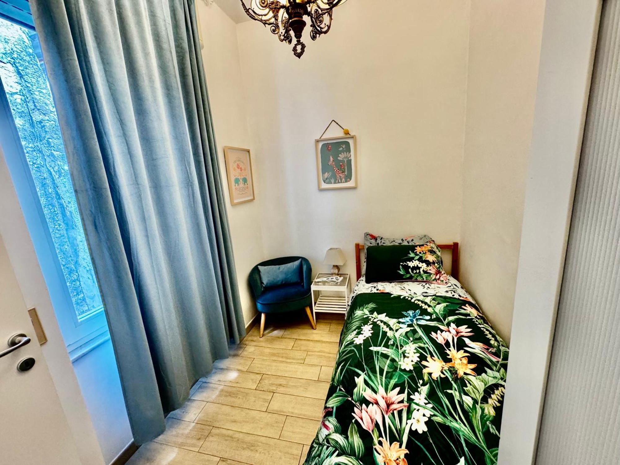La Casa Di Sarah Aspetta Voi Apartment Napoli Bagian luar foto