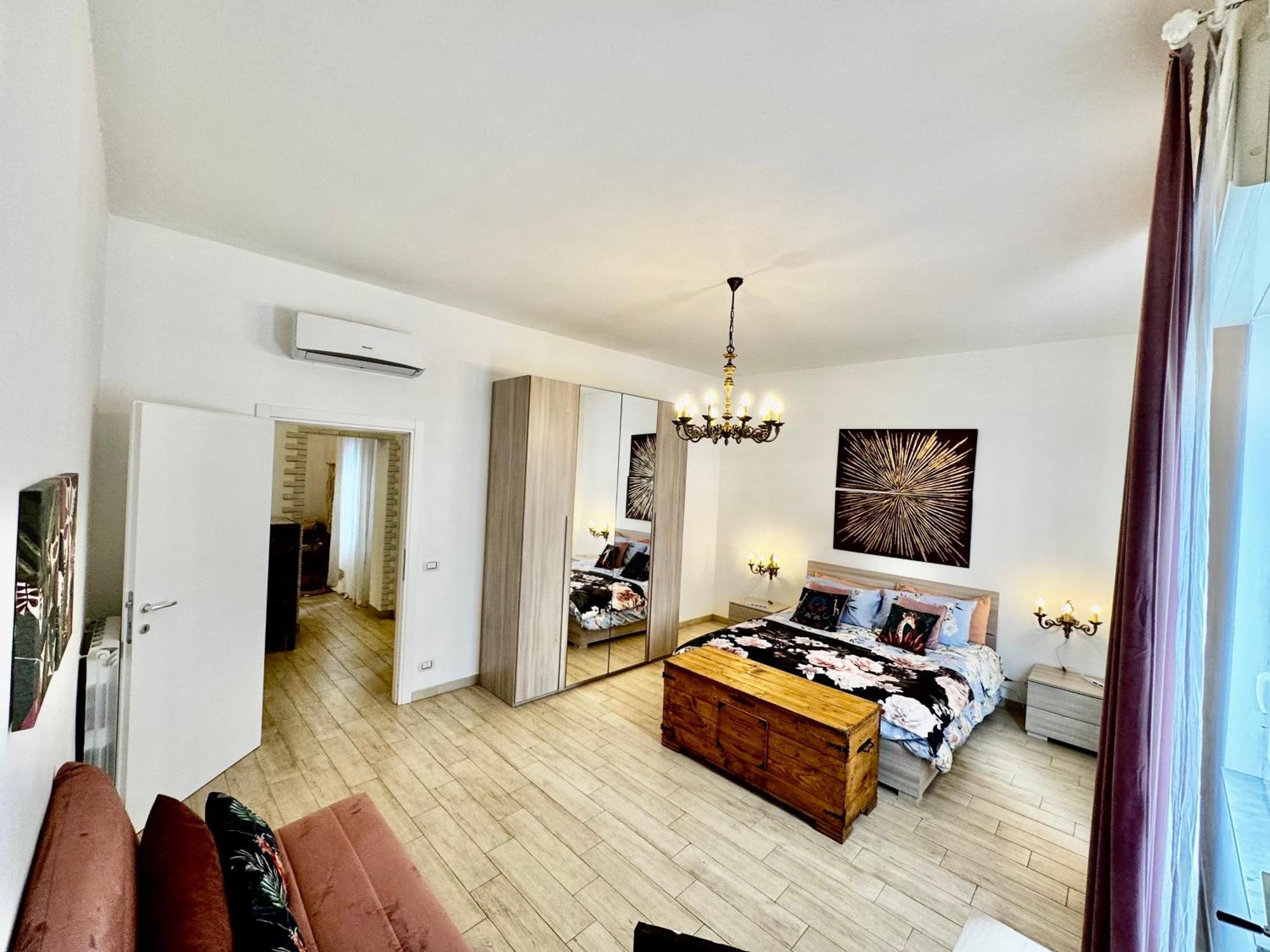 La Casa Di Sarah Aspetta Voi Apartment Napoli Bagian luar foto