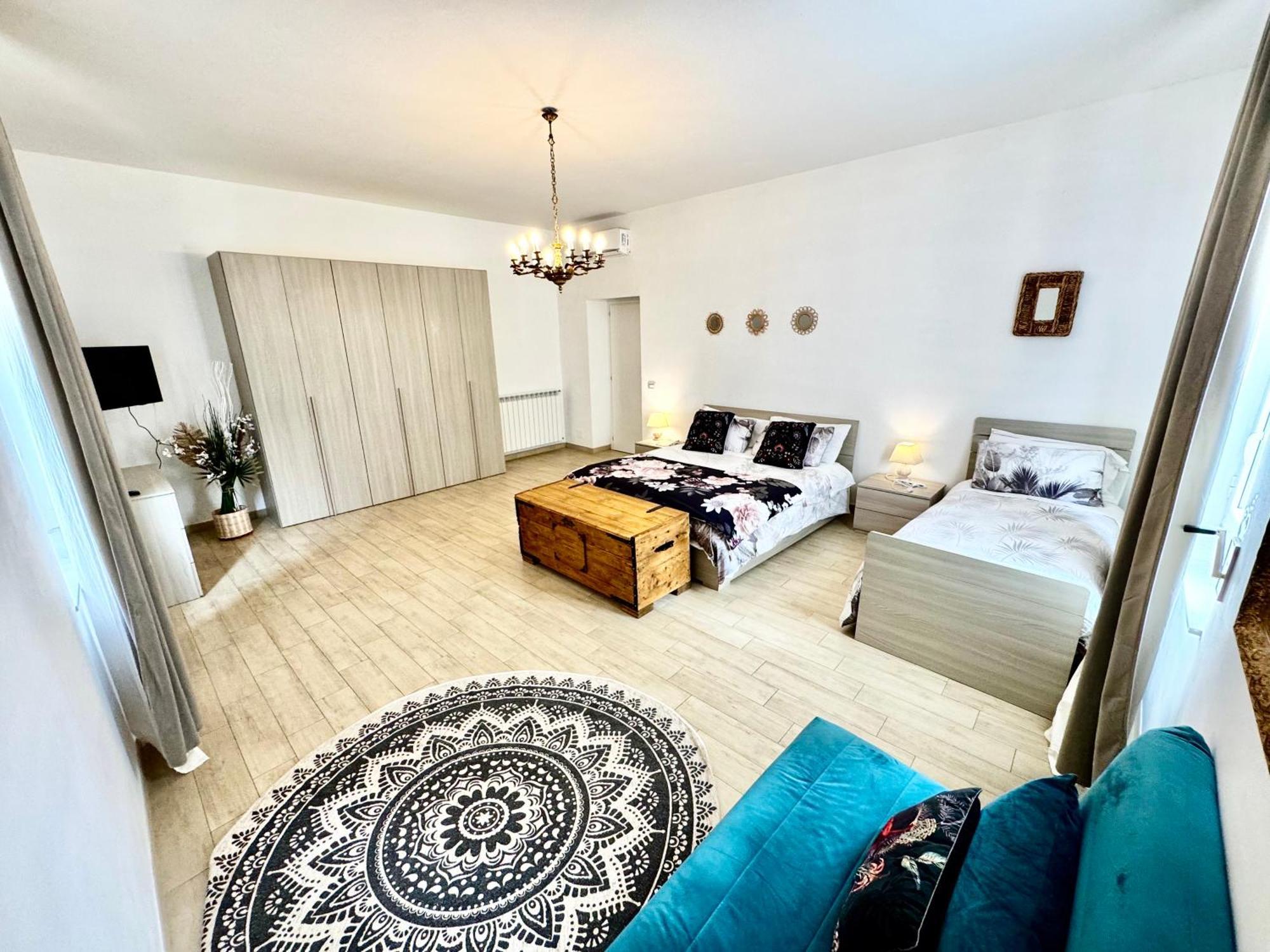 La Casa Di Sarah Aspetta Voi Apartment Napoli Bagian luar foto