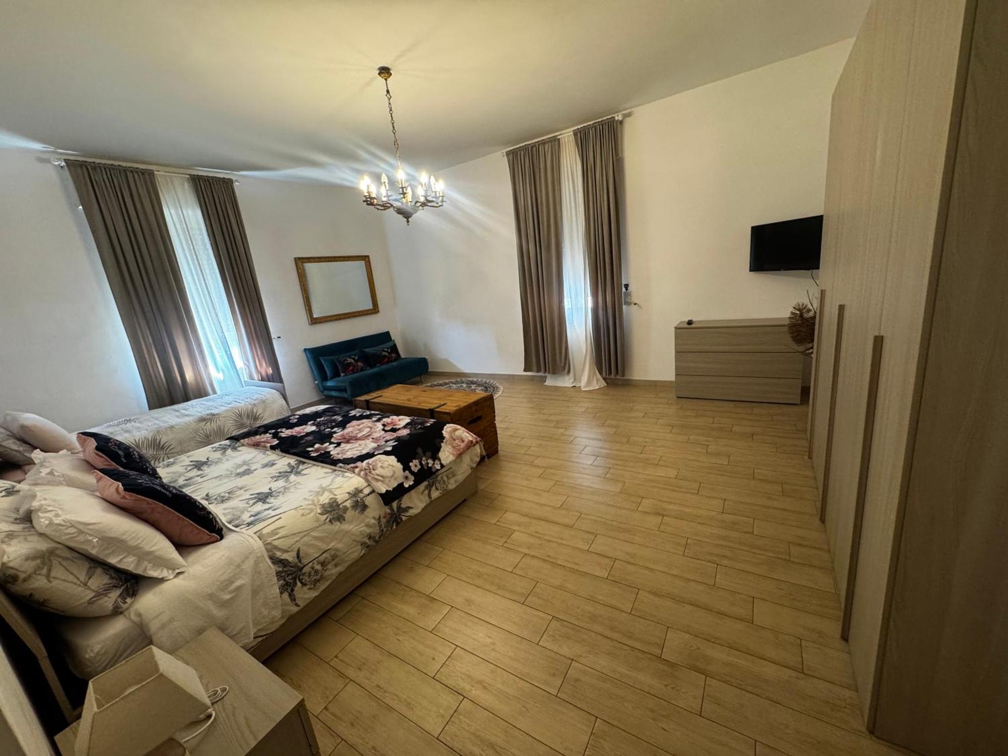 La Casa Di Sarah Aspetta Voi Apartment Napoli Bagian luar foto